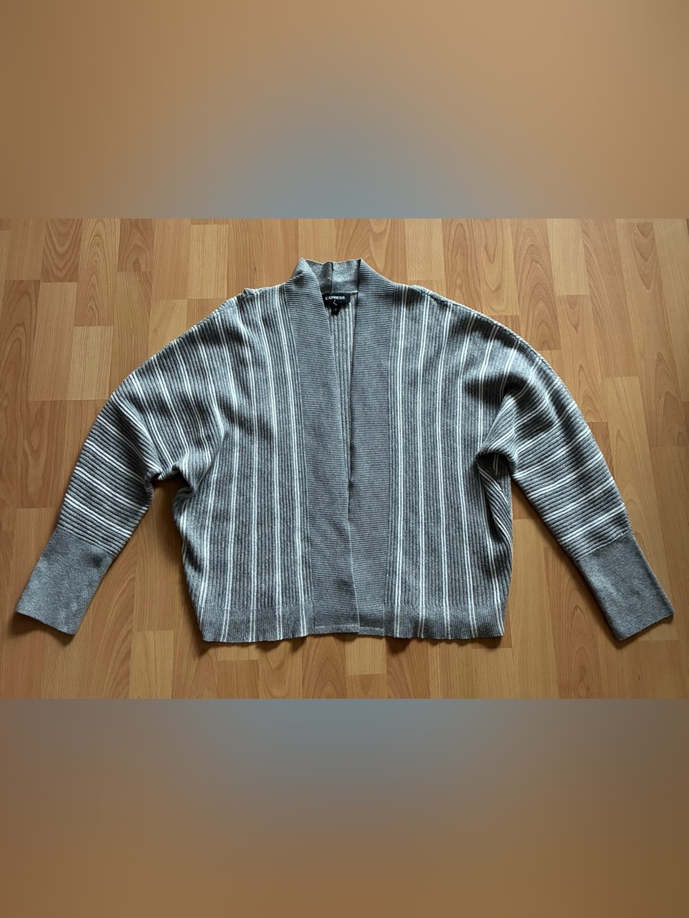 Express Cardigan Sweater Womens Sz L   Gray Striped Dolman Sleeve Ribbed